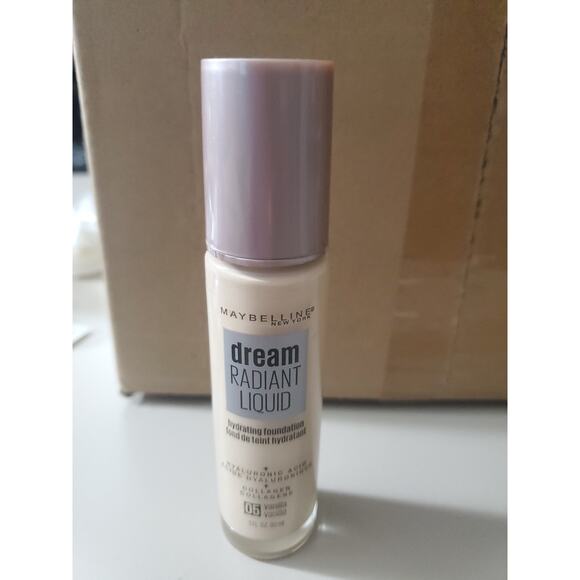 Maybelline New York Other - Maybelline Dream Radiant Liquid Hydrating Foundation 05 Vanilla 1fl. Oz